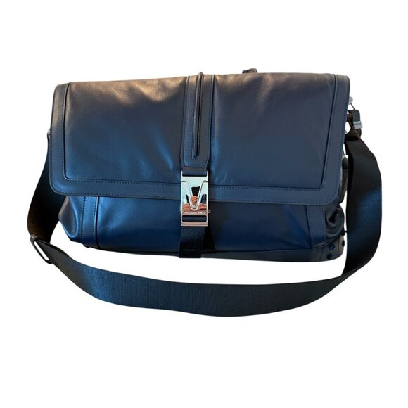 Tod's Italy Blue Leather New Messenger XBMTDSY9200ND6U820